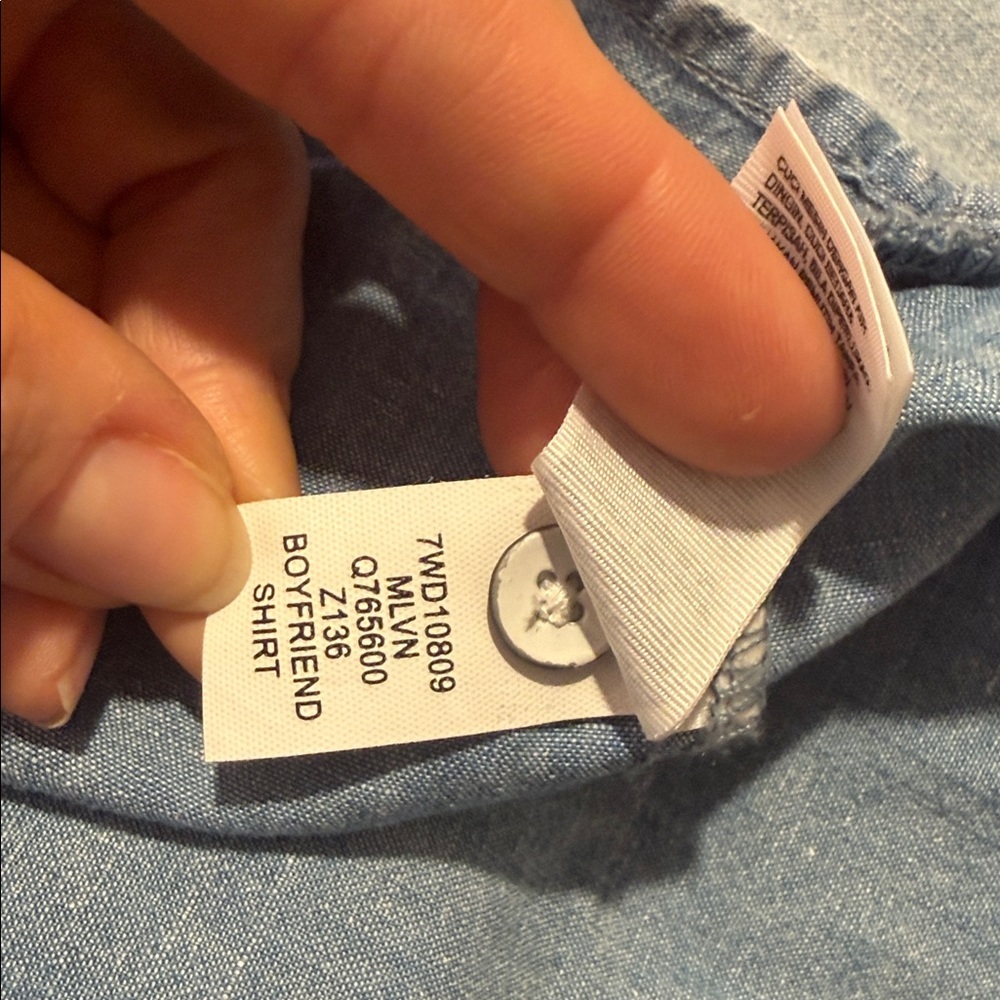 Lucky Brand Light Blue Boyfriend Shirt Denim Button-Up Shirt size medium - Picture 4 of 5